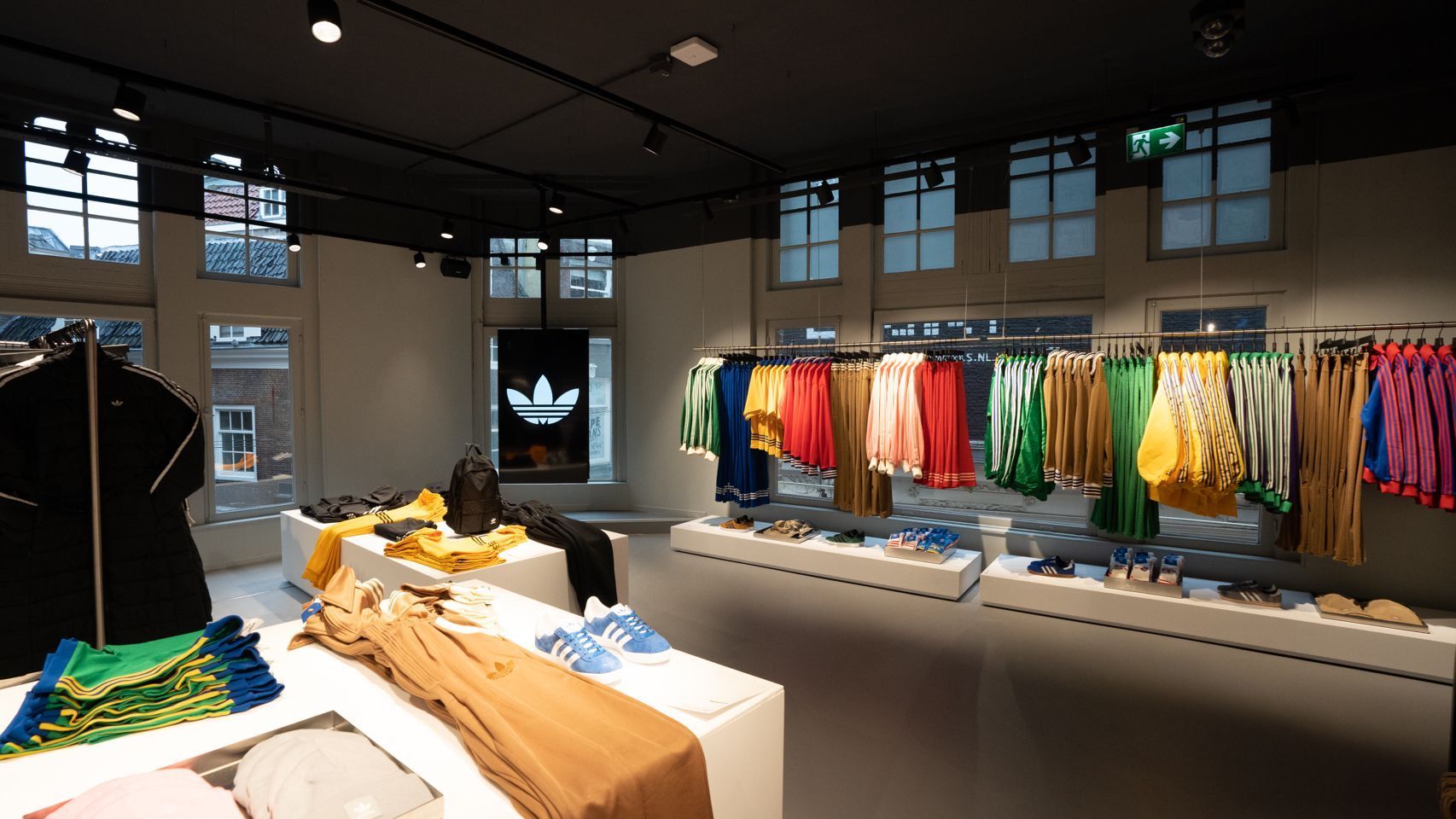 Gepland paraplu heden Adidas - To Build Afbouw winkel Adidas